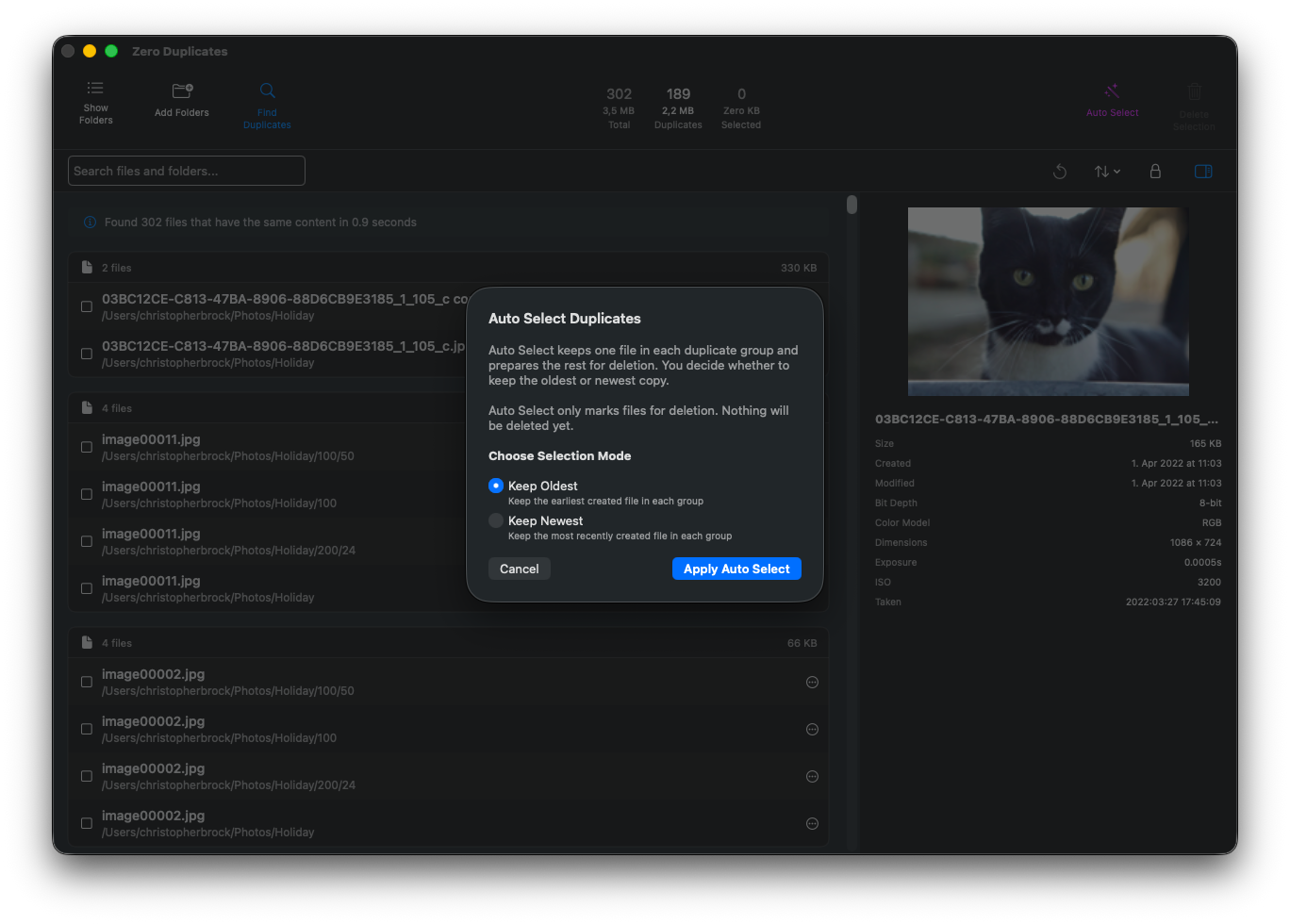 Auto Select dialog on Mac showing options to keep oldest or newest file copies